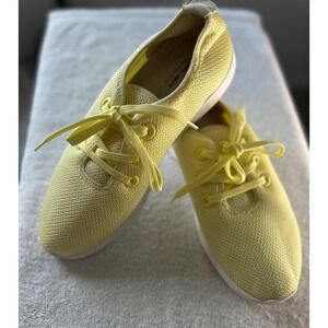 Easy Spirit yellow sneakers size 9 super light‎